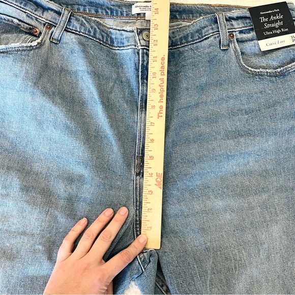 Abercrombie & Fitch 90’s Ultra High Rise Curve Love Jean - Picture 7 of 7